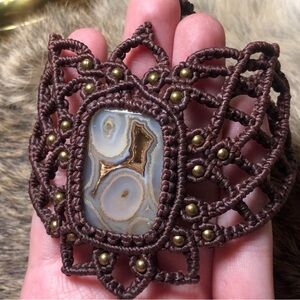 Vintage handmade macrame brass bead agate bracelet